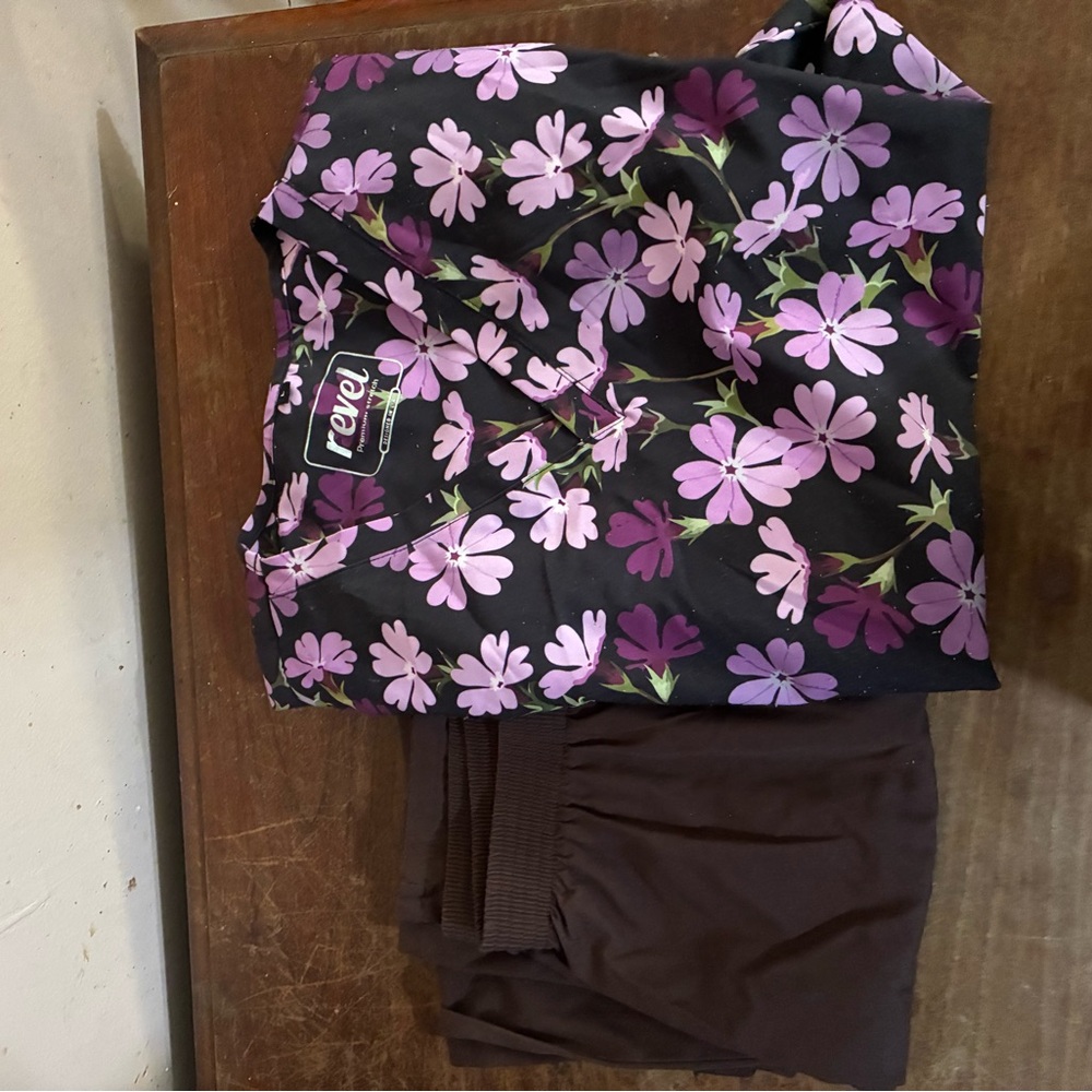 Revel Women's Floral V-Neck Scrub Top - Purple and Black